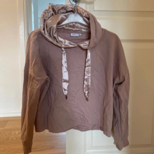 Tröja ifrån Only - I fint skick! 