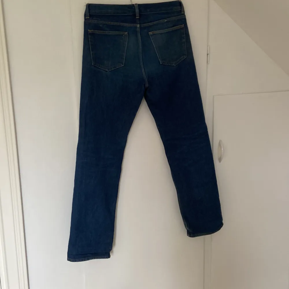 Säljer dessa mörkblå arken jeans i storlek 30.. Jeans & Byxor.