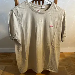 Levi’s t-shirt, storlek L, aldrig använd 
