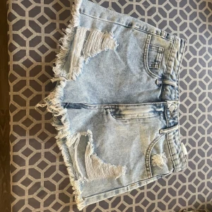 Jeansshorts - Jeansshorts i storlek 12-13