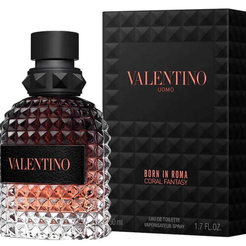 Säljer nu min helt nya Valentino  parfy då jag redan hade en sol var ganska ny, och fick den här som fördelsdags procent. Helt ny med paket. KOM MED ETT BUD!😊. Accessoarer.