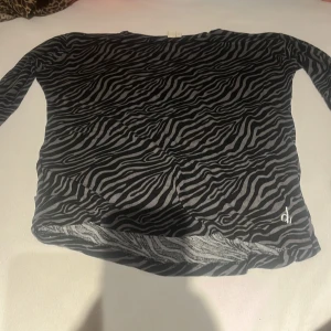 Kläder -  leoparde tröja