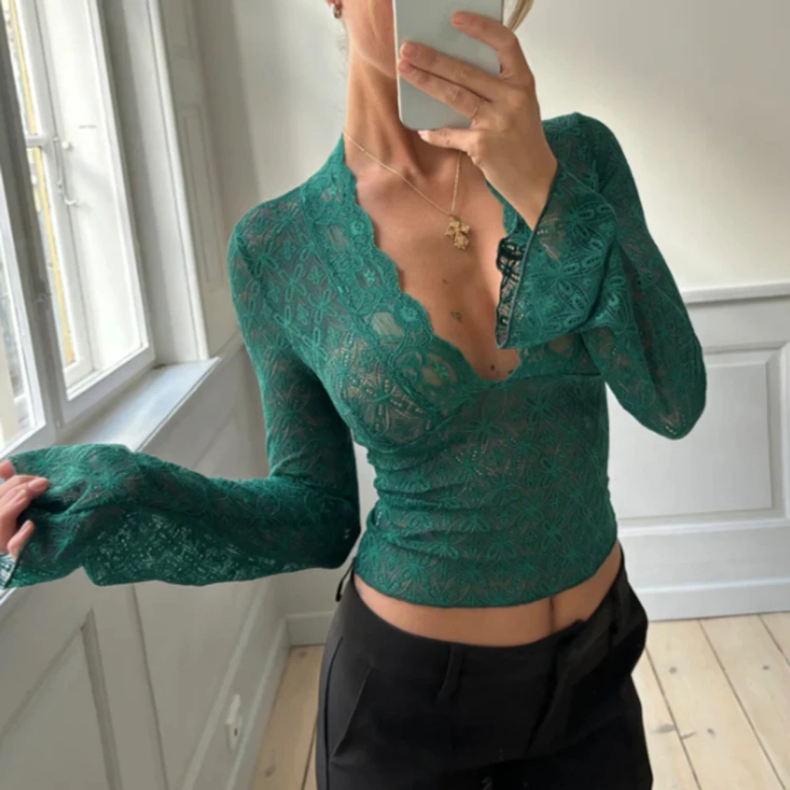 Venderbys pretty lace top - 90