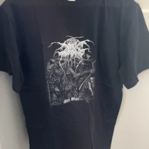 Darkthrone t shirt  - T shirt som knappt använda i storlek m 