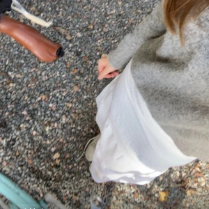 Långkjol  - Säljer denna perfekta långkjolen som är lågmidjad de på bilden är runt 165💕💕