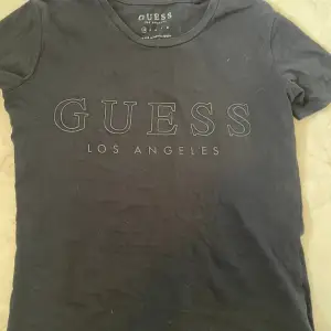 Guess tröja, köpte förra sommaren💕 