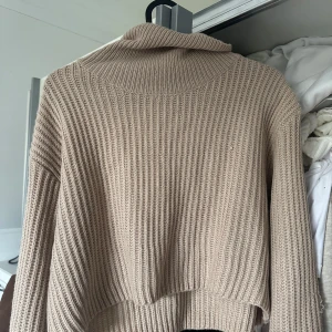 Fin tröja  - Crop, aldrig använd 