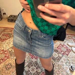 Minikjol  - Superfin minikjol nu till sommaren💞, ganska stretchig så skulle säga att den passar både xs och s.