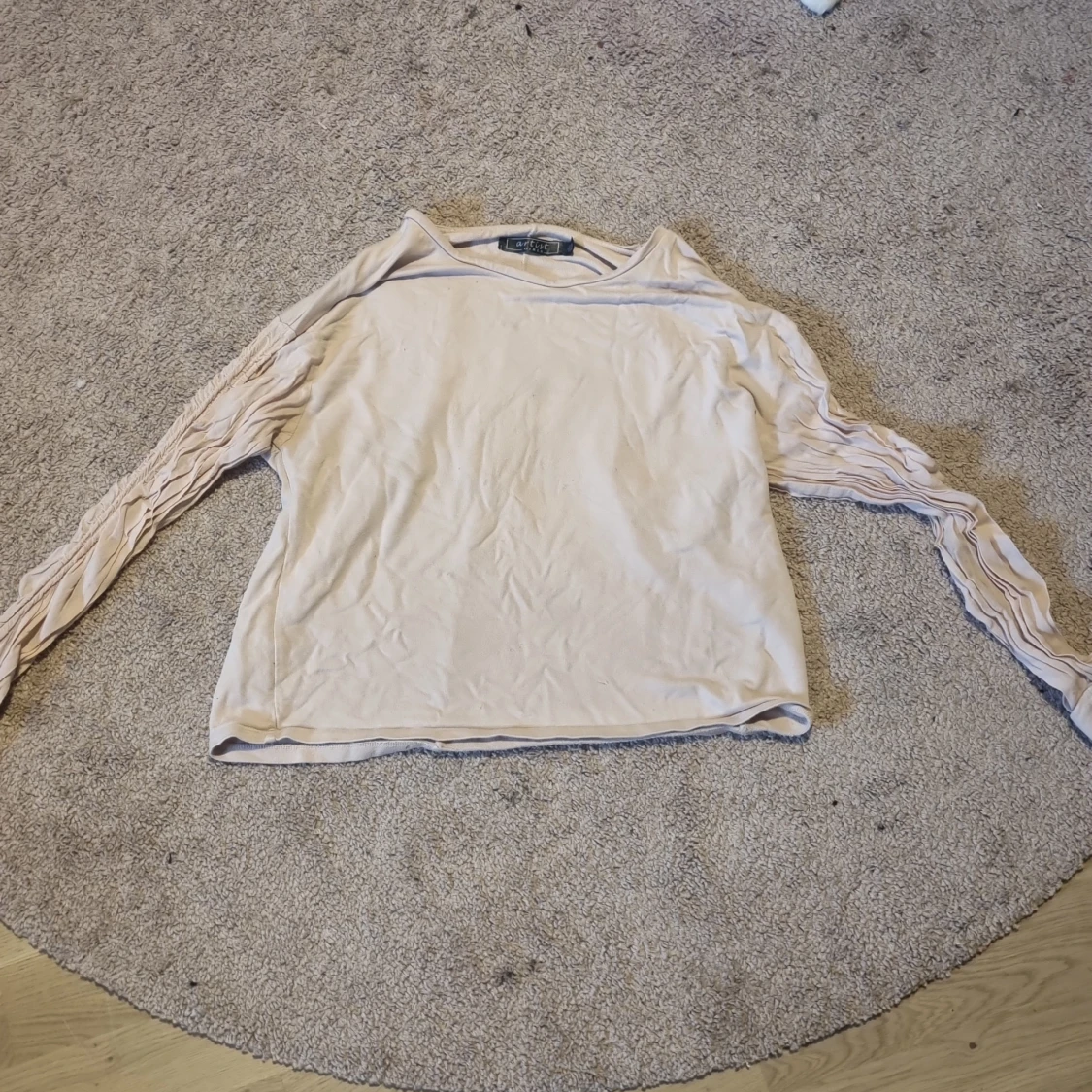 Hej jag säljer min tröja för den används inte så någon annan kan få köpa den💕💕 - 92