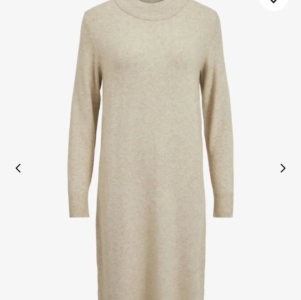 Säljer nu min mysiga klänning från Vila som inte kommer till användning💗endast använd vid ett tillfälle så den är som ny. Köpte den för 499 kr!  Kom privat för egna bilder!. Klänningar.