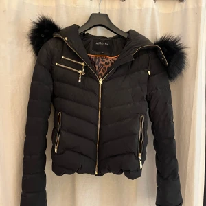 Hollies jacka - Hollies jacka i jättefint skick 