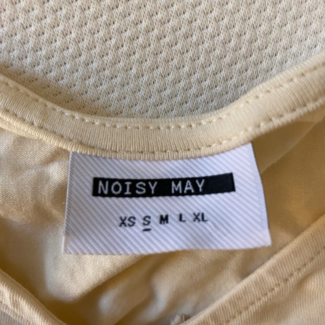 Crop top från noizy may - 29