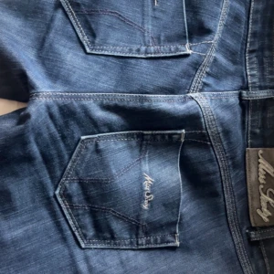 Jeans - Säljer dessa as snygga bootcut jeans från miss sixty då de tyvärr är försmå för mig!! Pris kan diskuteras!💕