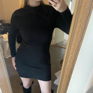 Klänning - Använt fåtal gånger, men har inga defekter!💞