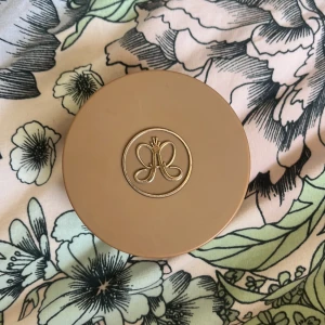 Anastasia bronzer - Anastasia bronzer i färgen Amber nypris 400kr