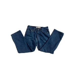 Jeans - Coola midrise jeans från Carrera Jeans, jättefint skick , orginalt pris 54,99 EU. Är klippta för att passa kortare personer. 