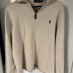 2st Ralph lauren zips  - Nyskick. Ralph Lauren zips i M.  Skriv för frågor