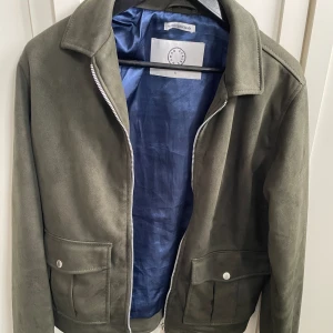 Human scale jacka, Vårjacka - Human scale jacka, org pris 1500 har använts fåtal gånger så den är i toppskick. Pris kan diskuteras 