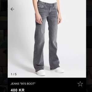 Jeans ifrån lager 157. Storlek S Full lenght! Har liten defekt på benet, skriv för bilder.