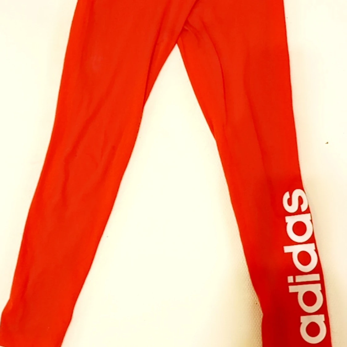 Röda adidas leggings i nyskick - 91