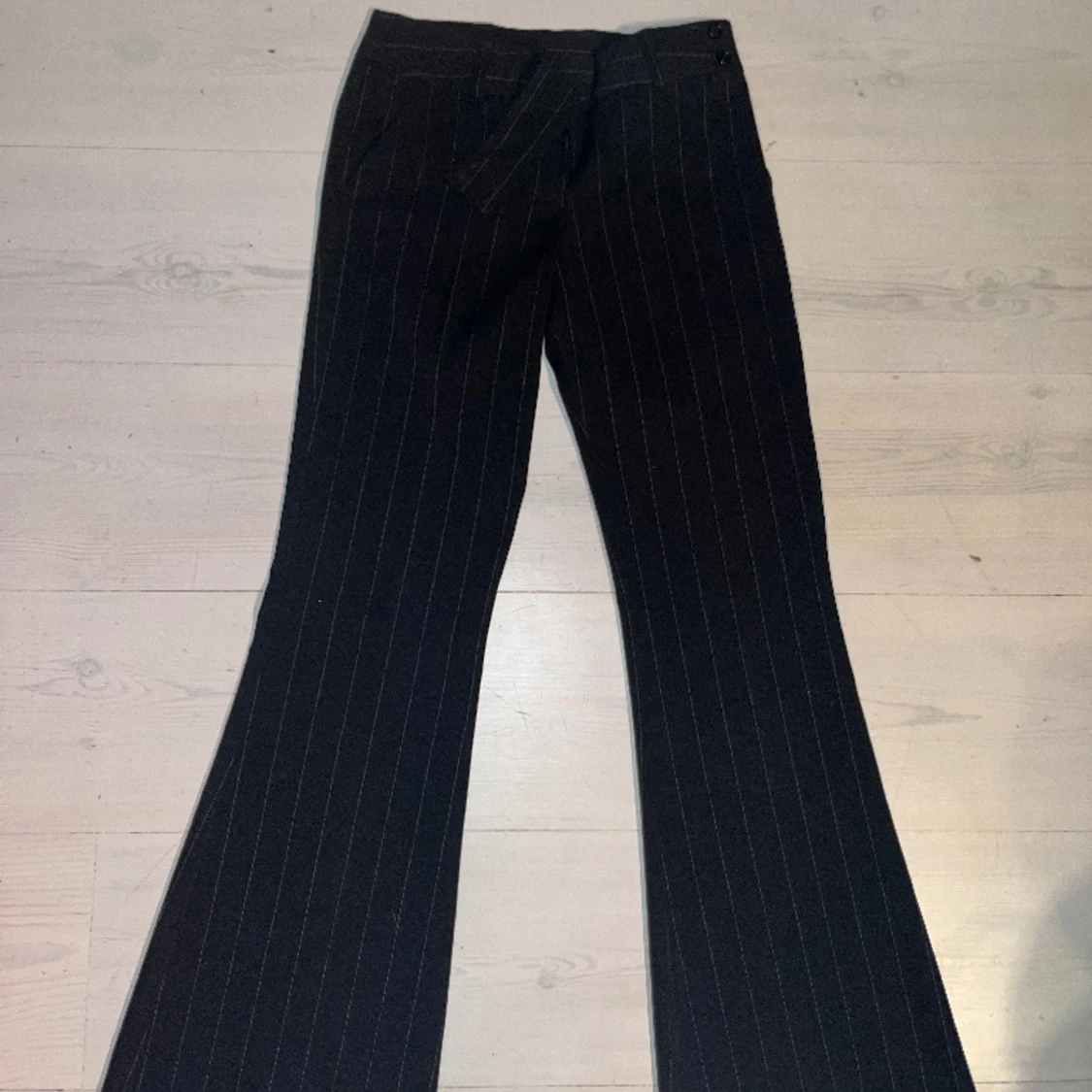 Lågmidjade kostymbyxor 