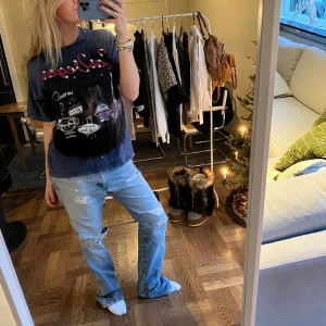 Cool t shirt - T shirt med asnajs tryck, oversized så passar de flesta