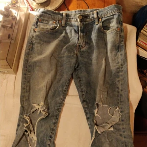 Levis jeans håliga vintage - Snyggt slitage 