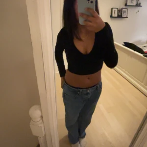 Tröja  - Lagom Croppad tröja med skönt material. Inga defekter jätte stretchig 