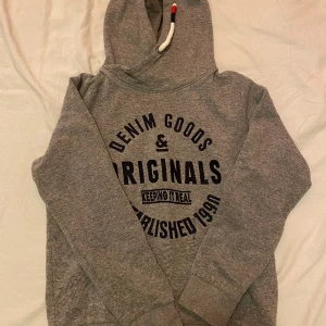 Hoodie - En hoodie som inte kommer till användning 