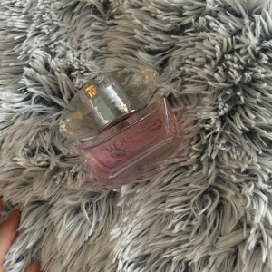 Parfym  - En versace parfym för 200