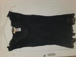 Spetstopp  - Jättefin spetstopp från Mango. Oanvänd.