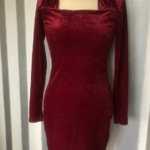 Klänning sammet 34/36 - Nyskick 