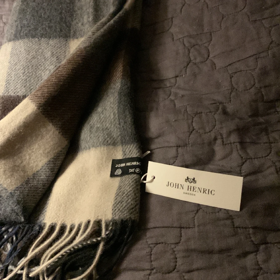 Halsduk John Henric  - 91