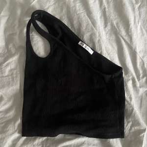 Svart linne - Använt fåtal gånger.