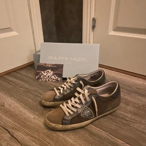 Philippe Model skor - Säljer mina Philippe model skor då dom inte längre passar strl 45