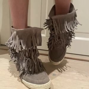 Casadei skor  - Ett par så fina casadei liknande skor. Så fint skick lite använda men syns inte så mycket. 