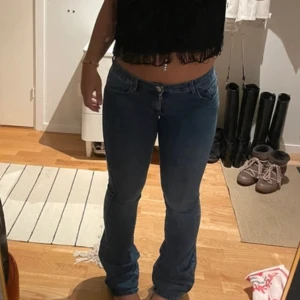 Only bootcut jeans - Jätte snygga stretchiga lågmidjade only jeans med bootcut. Inga defekter. Skriv ifall de finns funderingar❤️