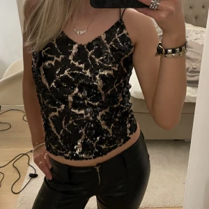 Paljettopp - Snygg festtopp💥