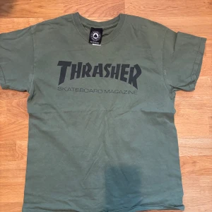 grön thrasher tröja - nästan aldrig använd, köpt för några år sedan. skriv om du vill ha fler bilder eller om du har några frågor! köp sker genom ”köp nu” eller swish 💫💫