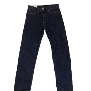 Mörkblåa jeans relaxed fit, HM - Riktigt bra skick o jävligt fina. Nästan aldrig använda 