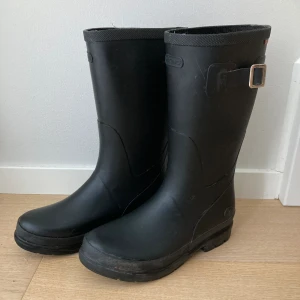 Stövlar - Gummistövlar, svarta och sköna. Bra kvalité. 