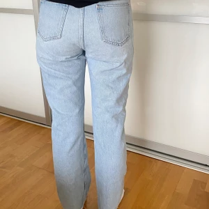 Jeans från NA-KD - Jeans från NA-KD. Straight leg. Storlek 36. Använda men i fint skick