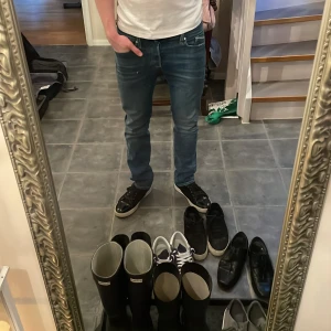 Replay waitom - Ett par schyssta replay jeans som tyvärr sitter för tight på mig  Storlek 31/32 köpta för 1600