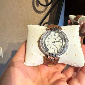 Säljer denna superfina klocka från Quartz då den inte kommer till användning🩵Nypros 1 200kr