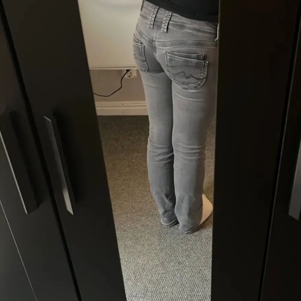 Jättefina ltb jeans, inte använda mycket och jeansen har inga defekter! . Jeans & Byxor.