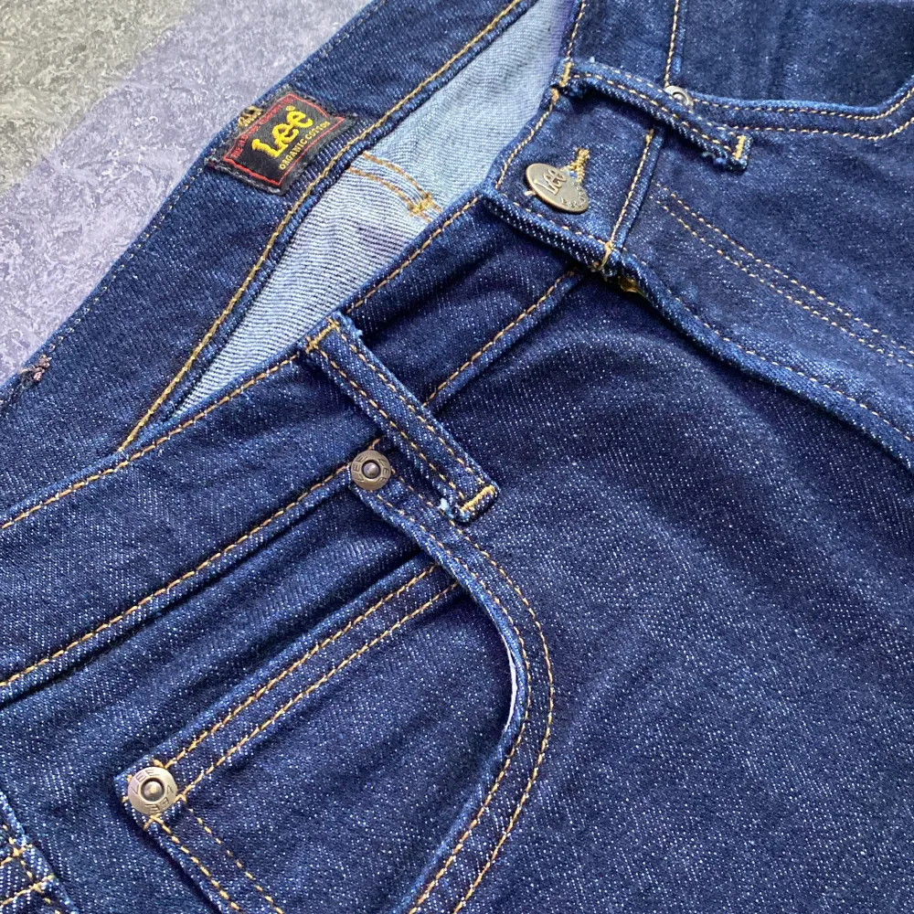 Lee jeans i nyskick. Pris: 600kr Storlek: W29 L32. Skicka ett meddelande vid intresse.. Jeans & Byxor.