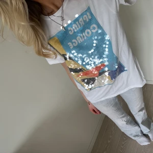 Tshirt - Såå cool tshirt med paljetter från Soaked💕 