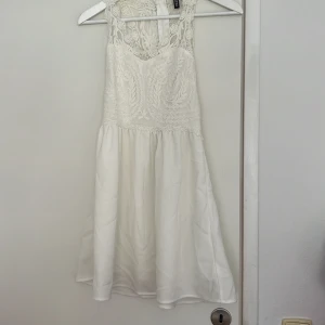 Studentklänning 👩‍🎓 - Snygg, elegant och basic studentklänning 👩‍🎓