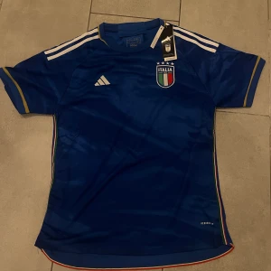Italy  Shirt 23/24 - Size L