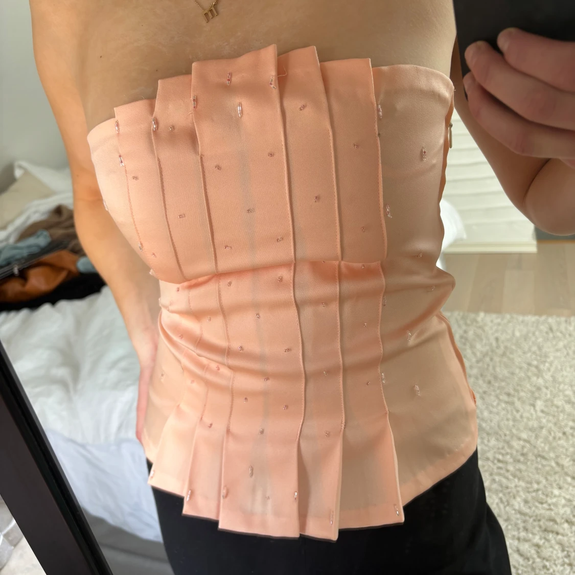 Korsett med pärldetaljer - 90